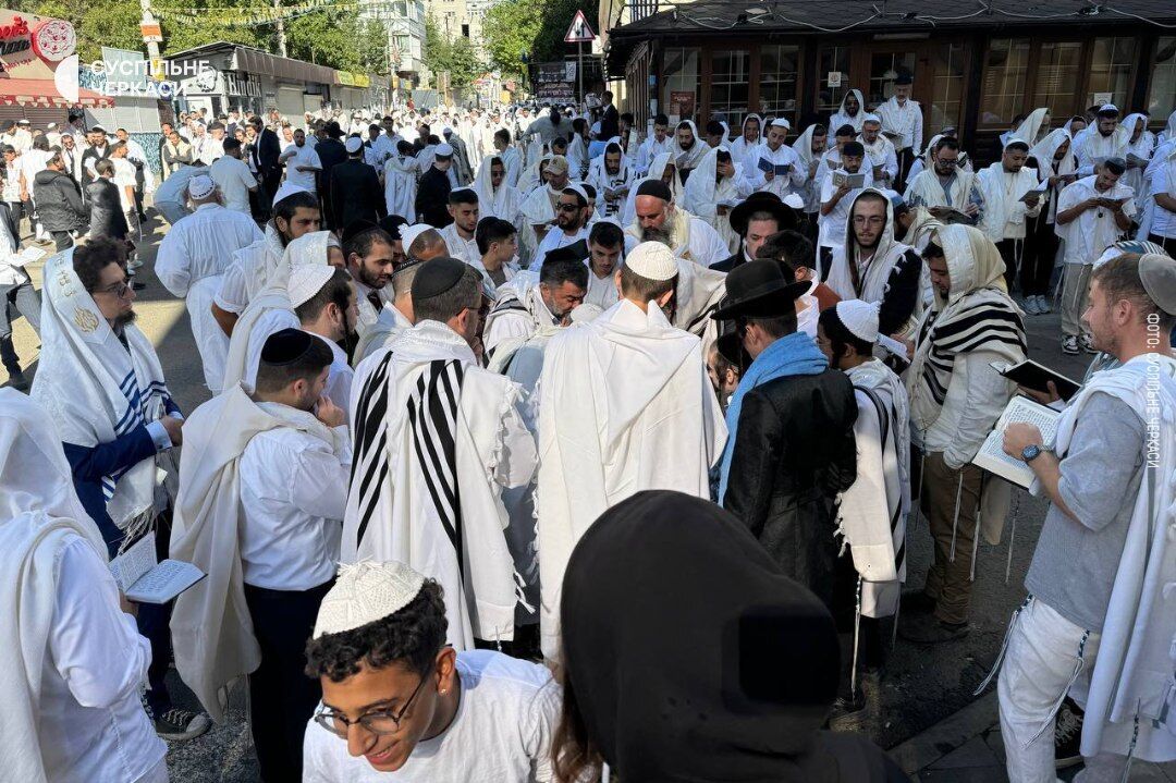 Прибули десятки тисяч паломників: як проходить святкування Рош га-Шана в Умані. Фото та відео