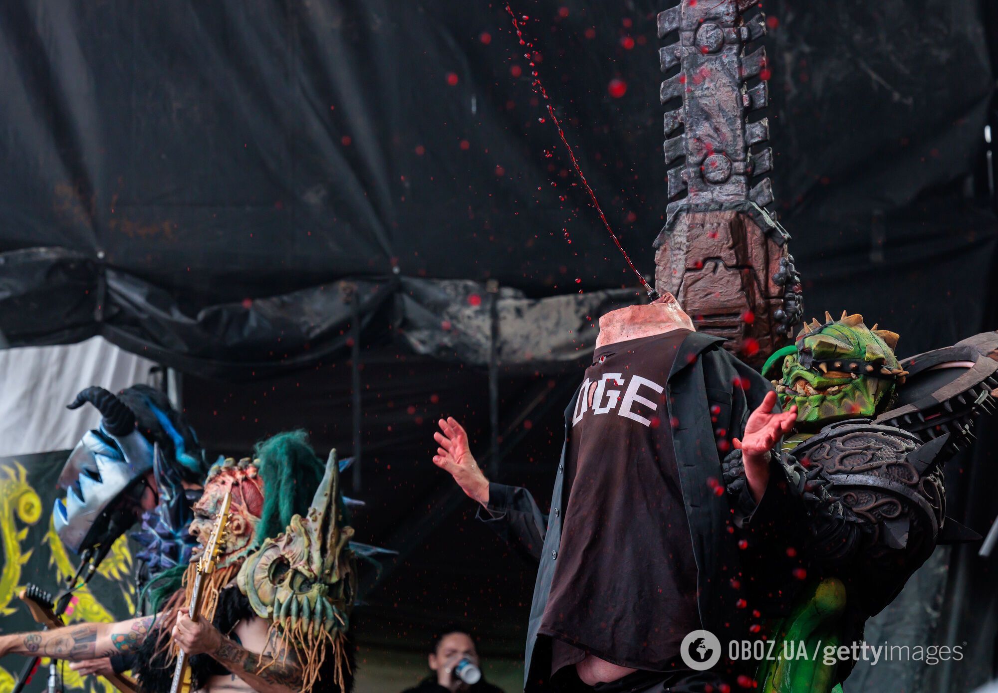 Американський метал-гурт на концерті розіграв жорстоку сцену "вбивства" Трампа та Ілона Маска: чому їх виправдовують. Відео