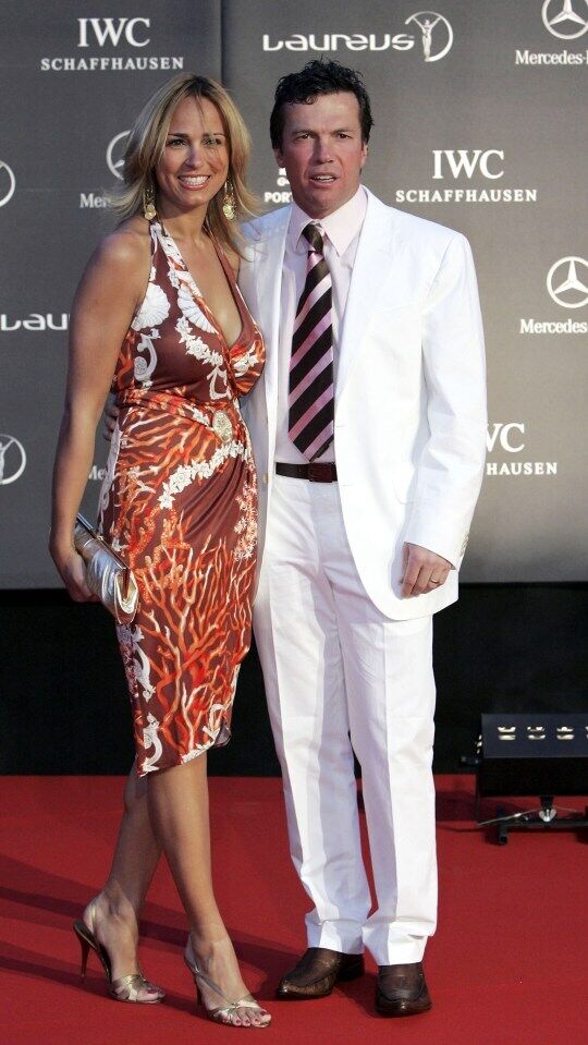 64-річний легендарний Лотар Маттеус вразив своєю 26-річною подругою, з якою прийшов на "Золотий м'яч". Фото красуні