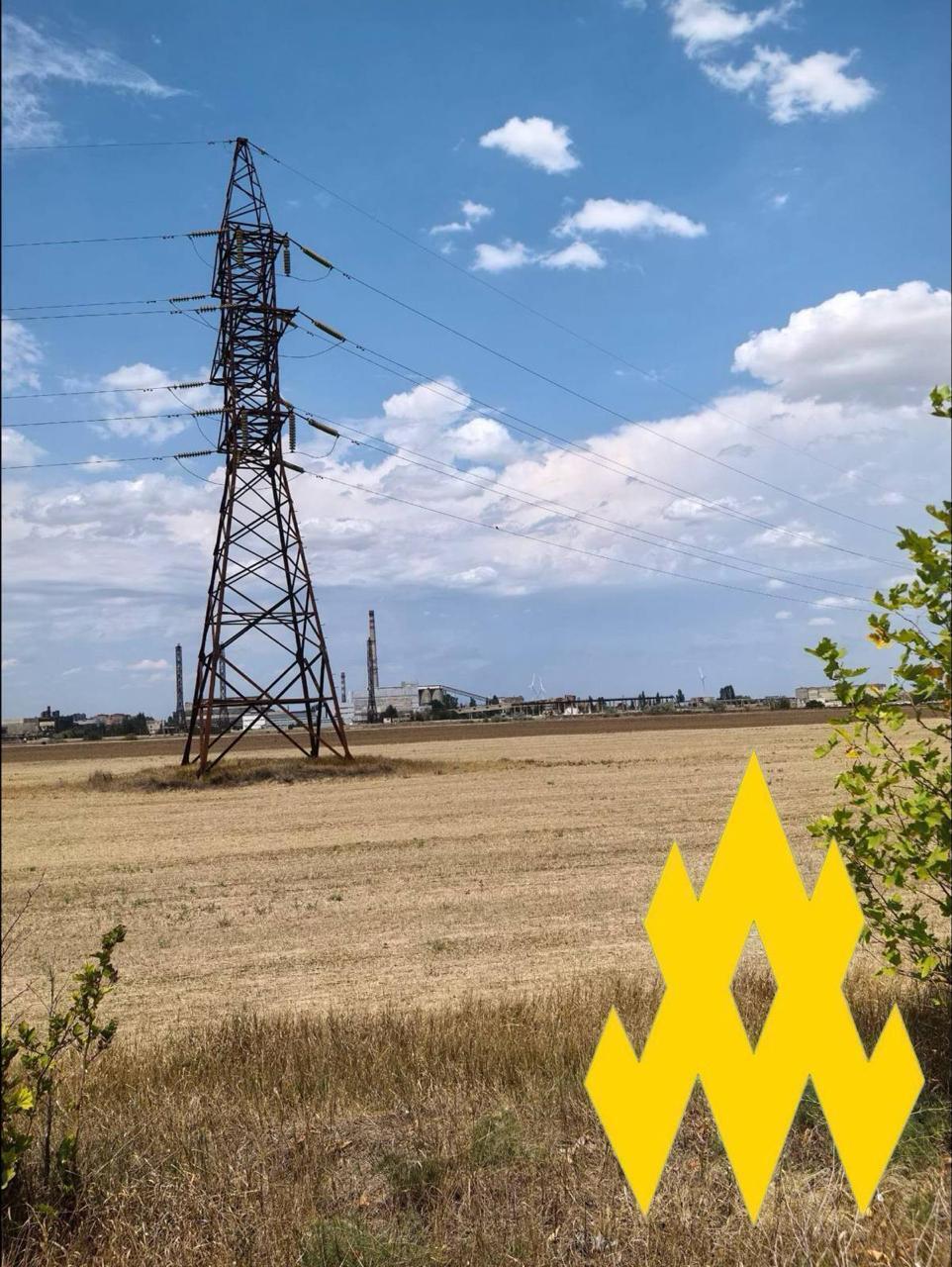 Ховають ППО в посадках: в "Атеш" розповіли, як окупанти намагаються захистити завод "Титан" у Криму