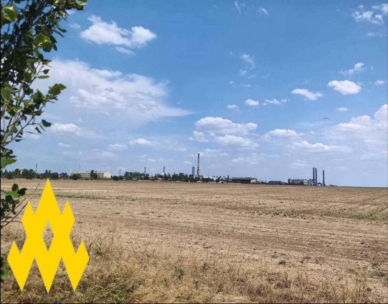 Ховають ППО в посадках: в "Атеш" розповіли, як окупанти намагаються захистити завод "Титан" у Криму