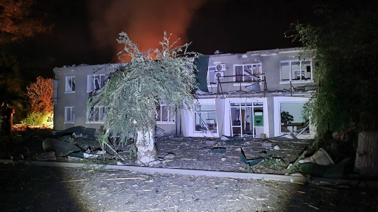 Оккупанты атаковали Одесщину, произошли пожары: погибла женщина, три человека пострадали. Фото и видео