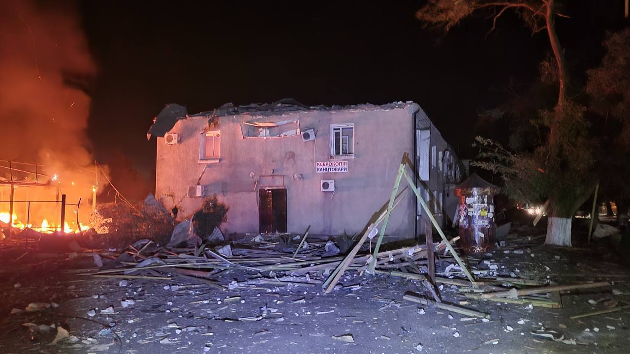 Оккупанты атаковали Одесщину, произошли пожары: погибла женщина, три человека пострадали. Фото и видео