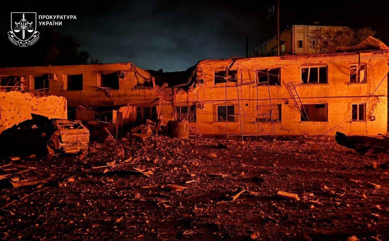 Оккупанты атаковали Одесщину, произошли пожары: погибла женщина, три человека пострадали. Фото и видео