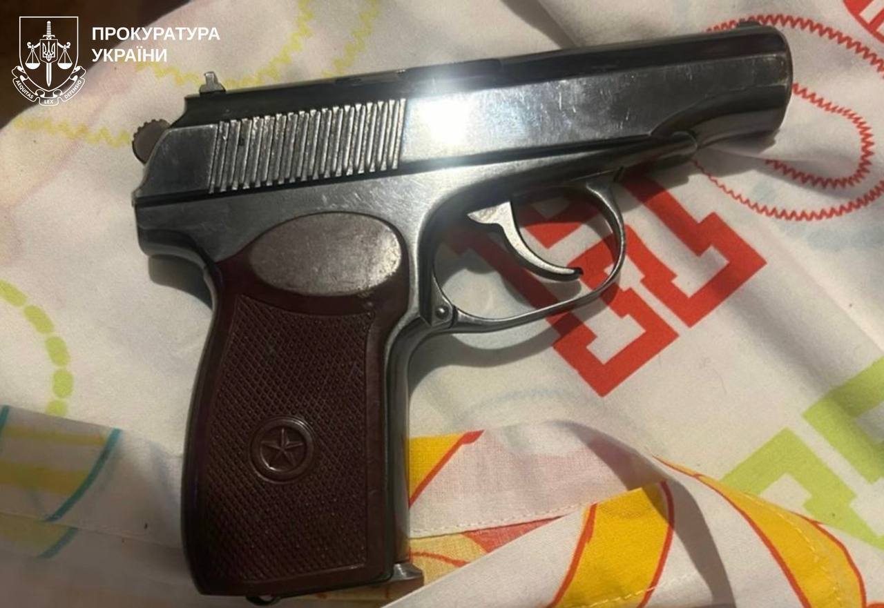 Вистрелив із пістолета, а потім бив руками і ногами: у Харкові судитимуть чоловіка, який напав на ветерана з протезом ноги. Фото