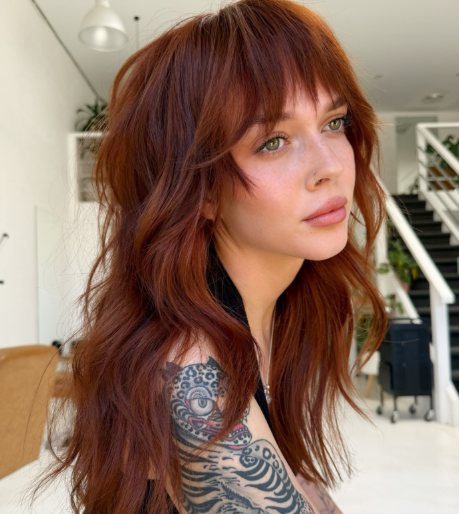 Миттєво зроблять волосся густішим: найкращі обʼємні зачіски