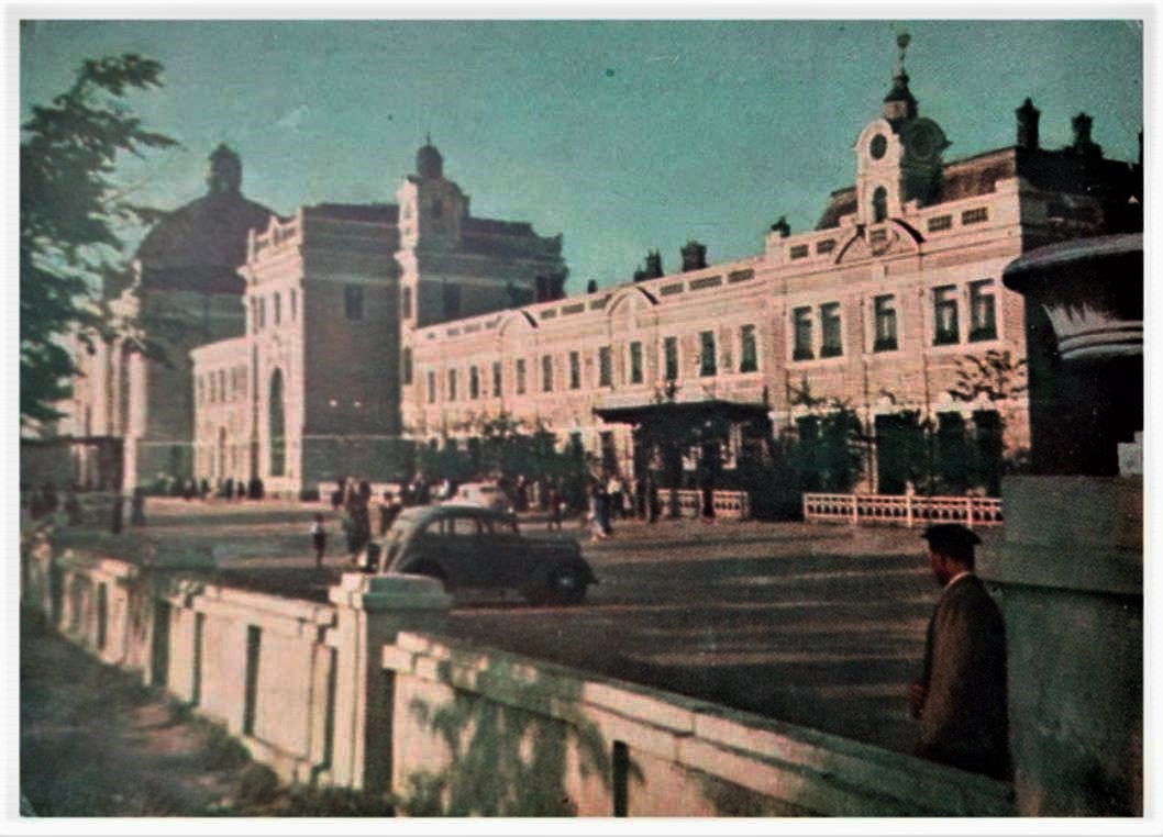 В сети показали Ивано-Франковск более 70 лет назад: архивные кадры