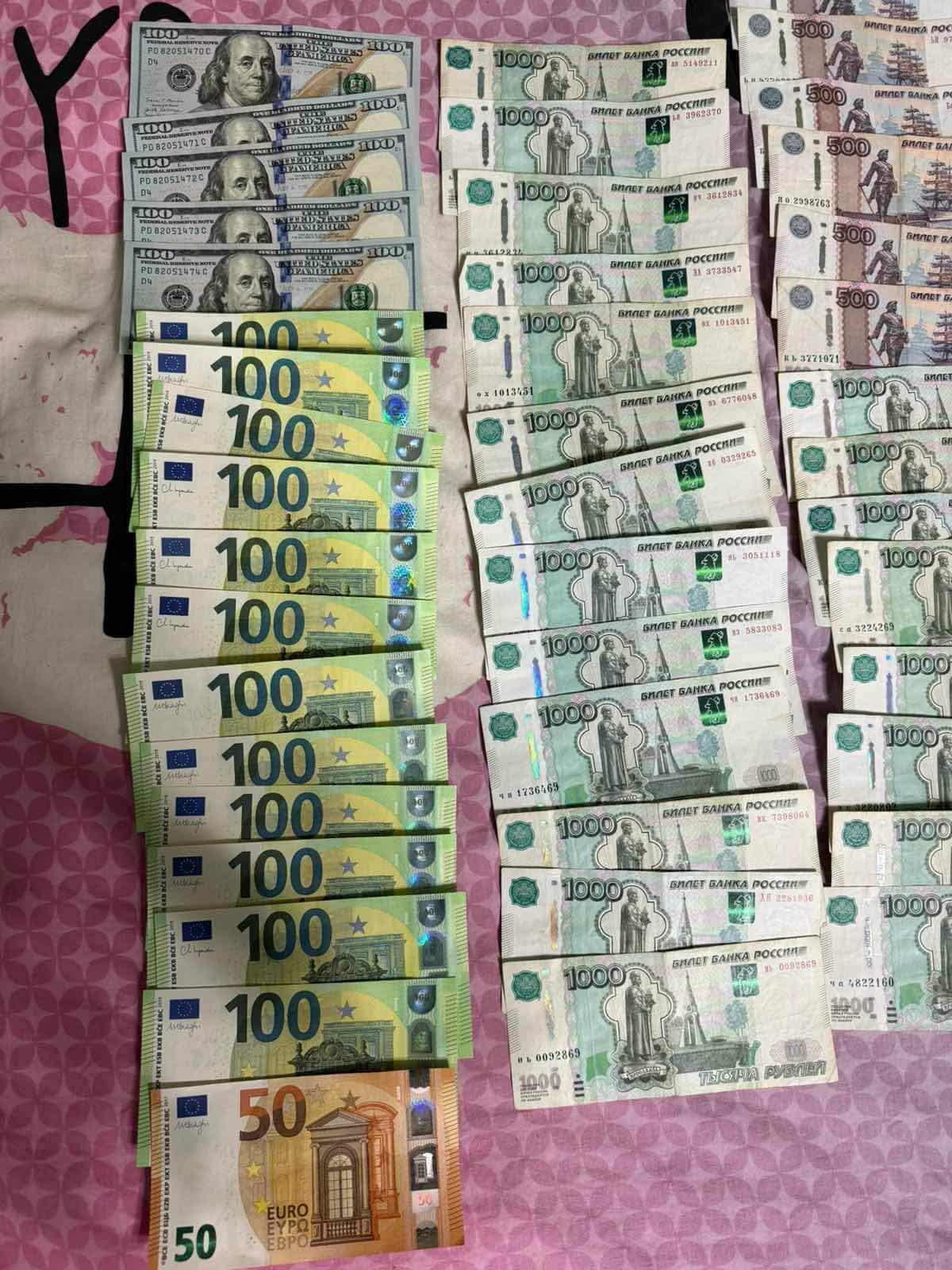 В Молдове провели десятки рейдов из-за подозрения во вмешательстве России в предстоящие выборы: задержан криптовалютчик