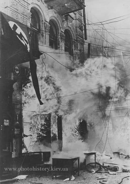 День, когда уничтожили Крещатик: как выглядел центр Киева 24 сентября 1941-го. Архивные фото