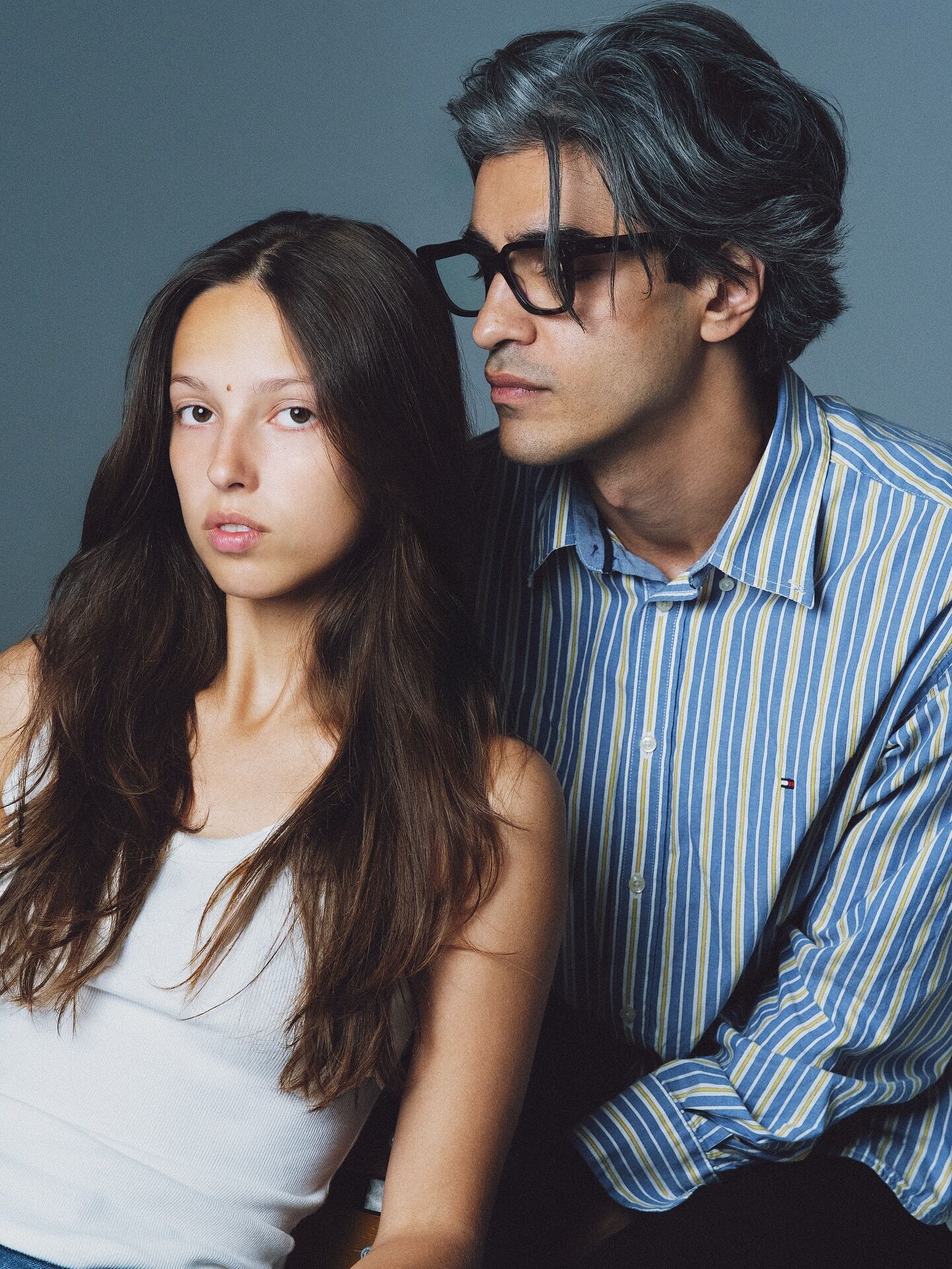 34-річний режисер закрутив роман із 18-річною українською співачкою і нарвався на хейт: їх назвали "дідом і внучкою"