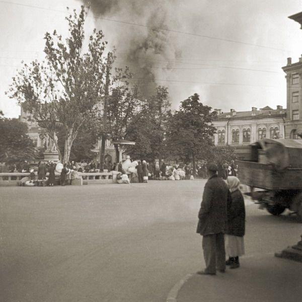 День, когда уничтожили Крещатик: как выглядел центр Киева 24 сентября 1941-го. Архивные фото
