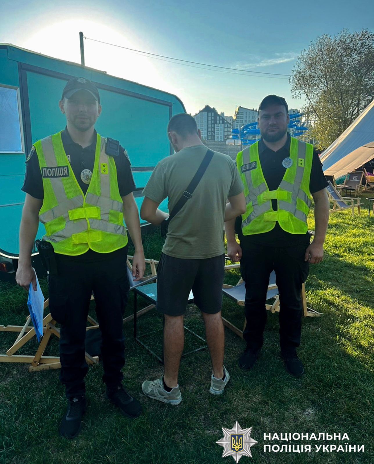 Під Києвом в одному із закладів гучно слухали російську музику: поліція відреагувала. Фото та відео