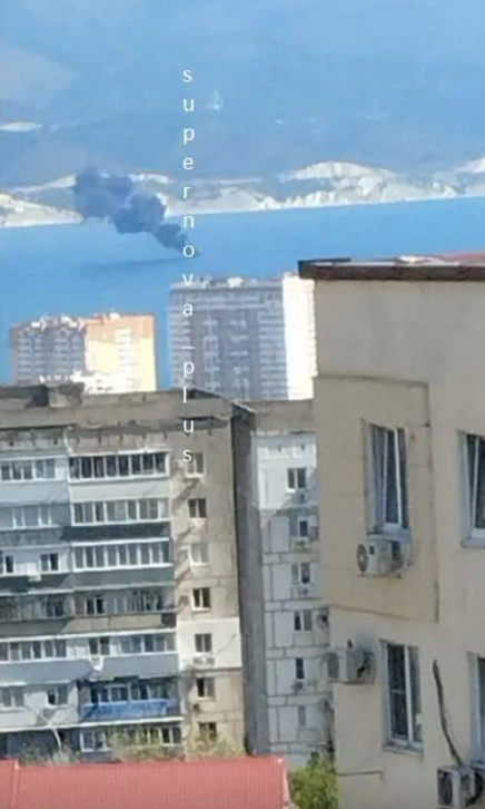 Под прицелом база Черноморского флота РФ: дроны атаковали Новороссийск, поднялся дым. Видео