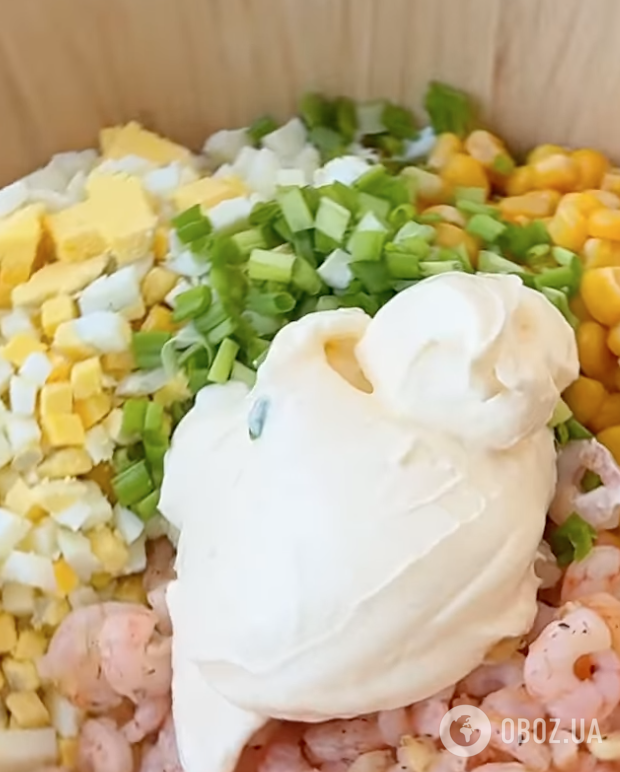 Конкурент обычному крабовому, но вкуснее: легкий салат ''Ле Краб'' для праздничного стола