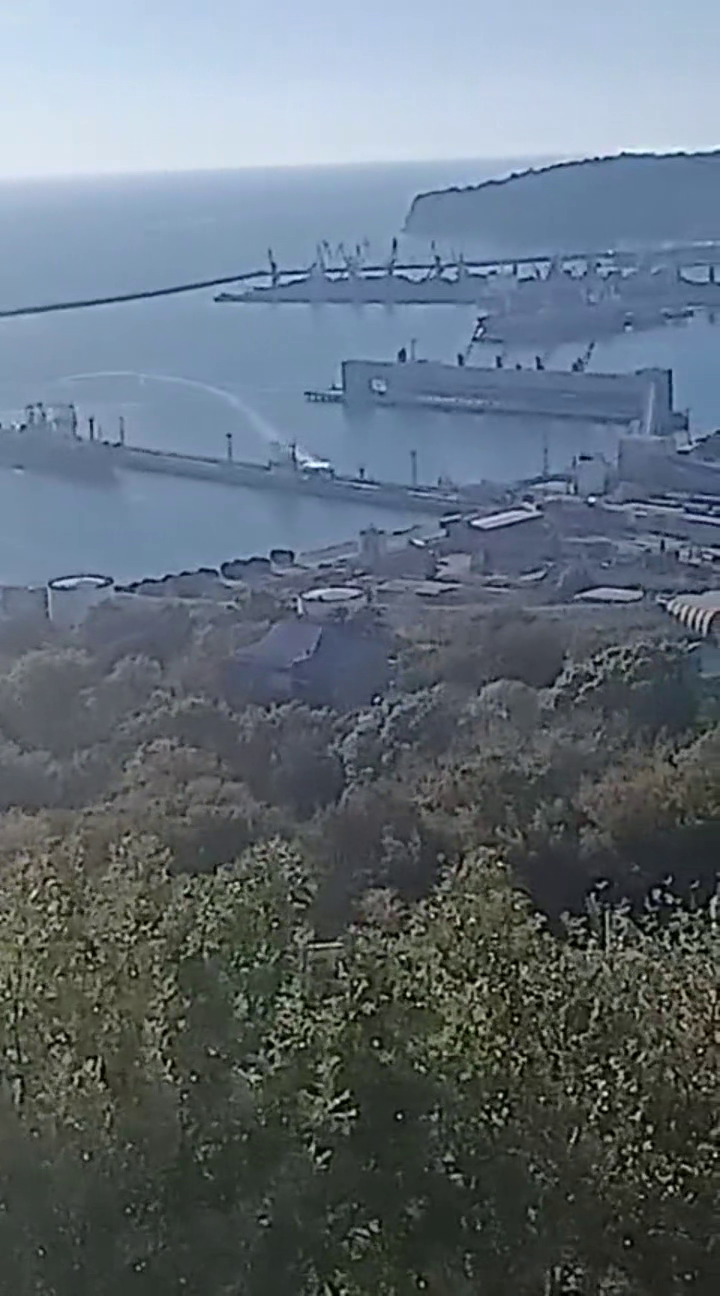 Морские дроны атаковали российский порт Туапсе: что известно. Фото и видео
