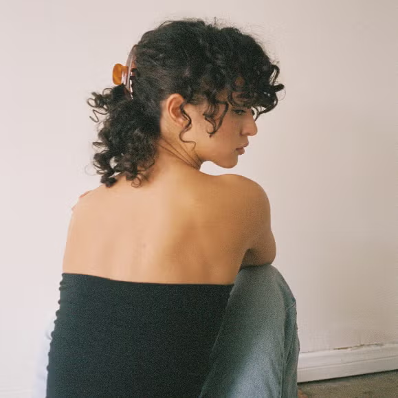 Осінні тренди зачісок: які стрижки і аксесуари модні у 2025-му