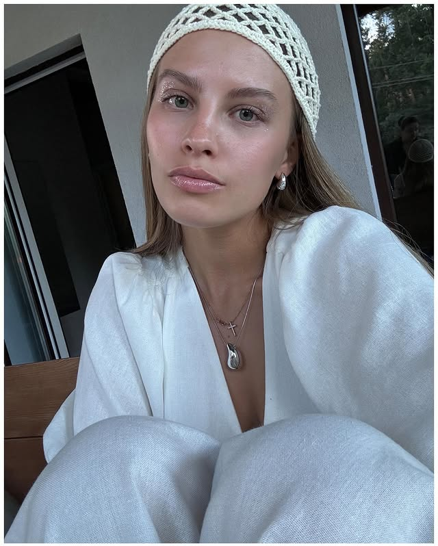 Осінні тренди зачісок: які стрижки і аксесуари модні у 2025-му