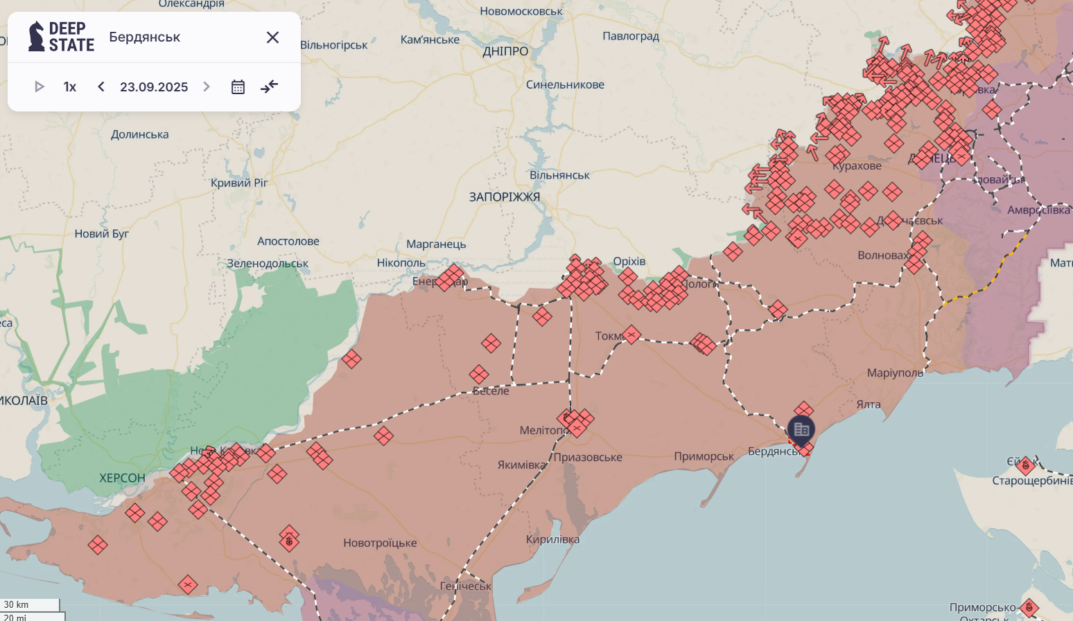 "Дерзкая операция": агент "Атеш" сжег две единицы военной техники оккупантов в районе Бердянска. Фото и видео