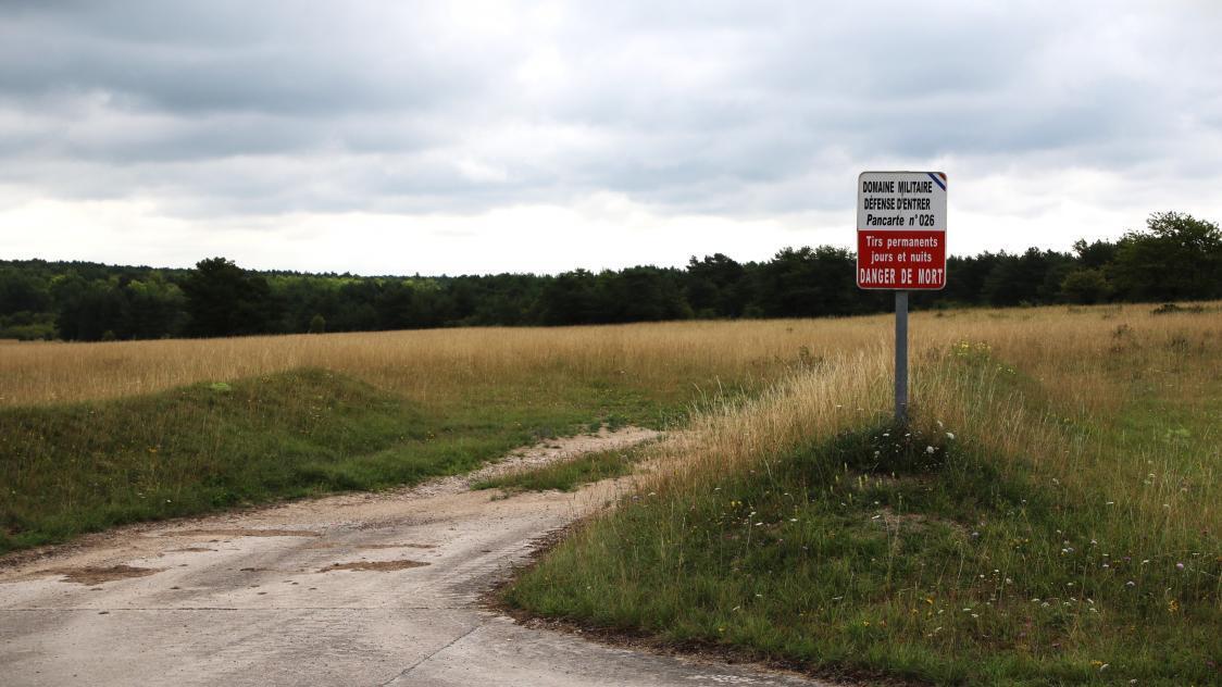 У Франції зафіксували проліт неідентифікованих безпілотників над військовою базою: що відомо