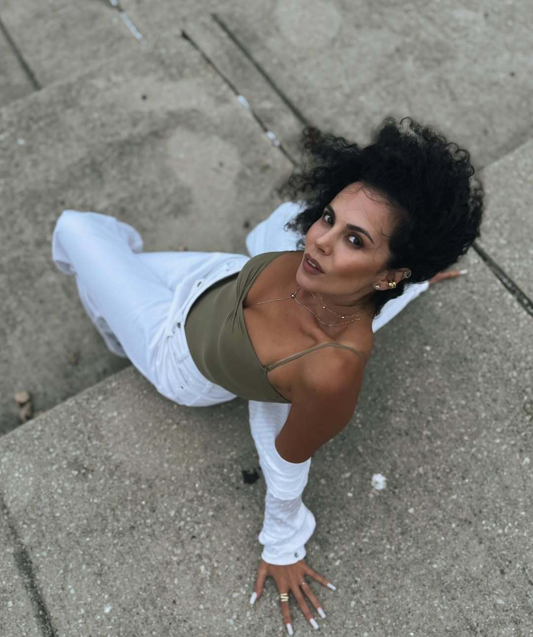 "Вона – недурна жінка". Блогерка-мільйонниця Юля Верба заступилась за Настю Каменських після скандалу з російською мовою