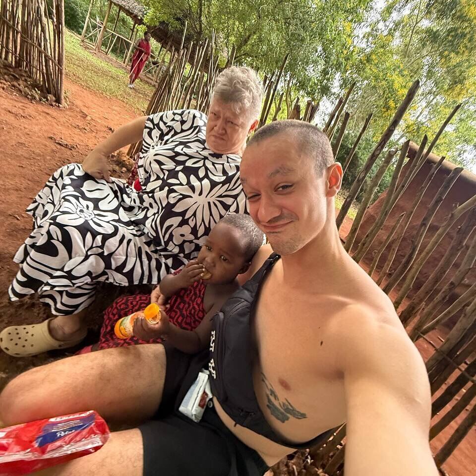 Снимал унизительные видео с проститутками: в Таиланде задержали российского блогера, который занимался любовью в кузове пикапа на ходу