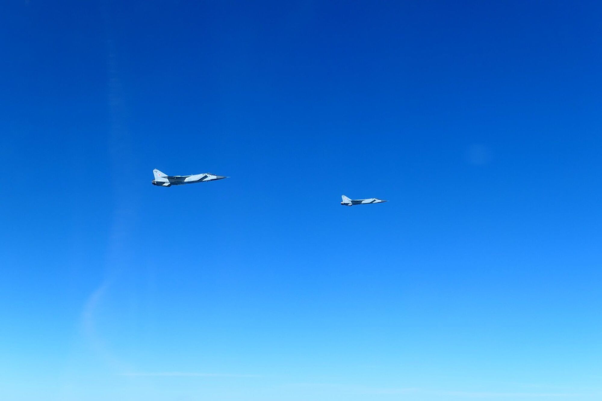 Венгерские истребители Gripen перехватили пять российских военных самолетов над Балтийским морем. Фото