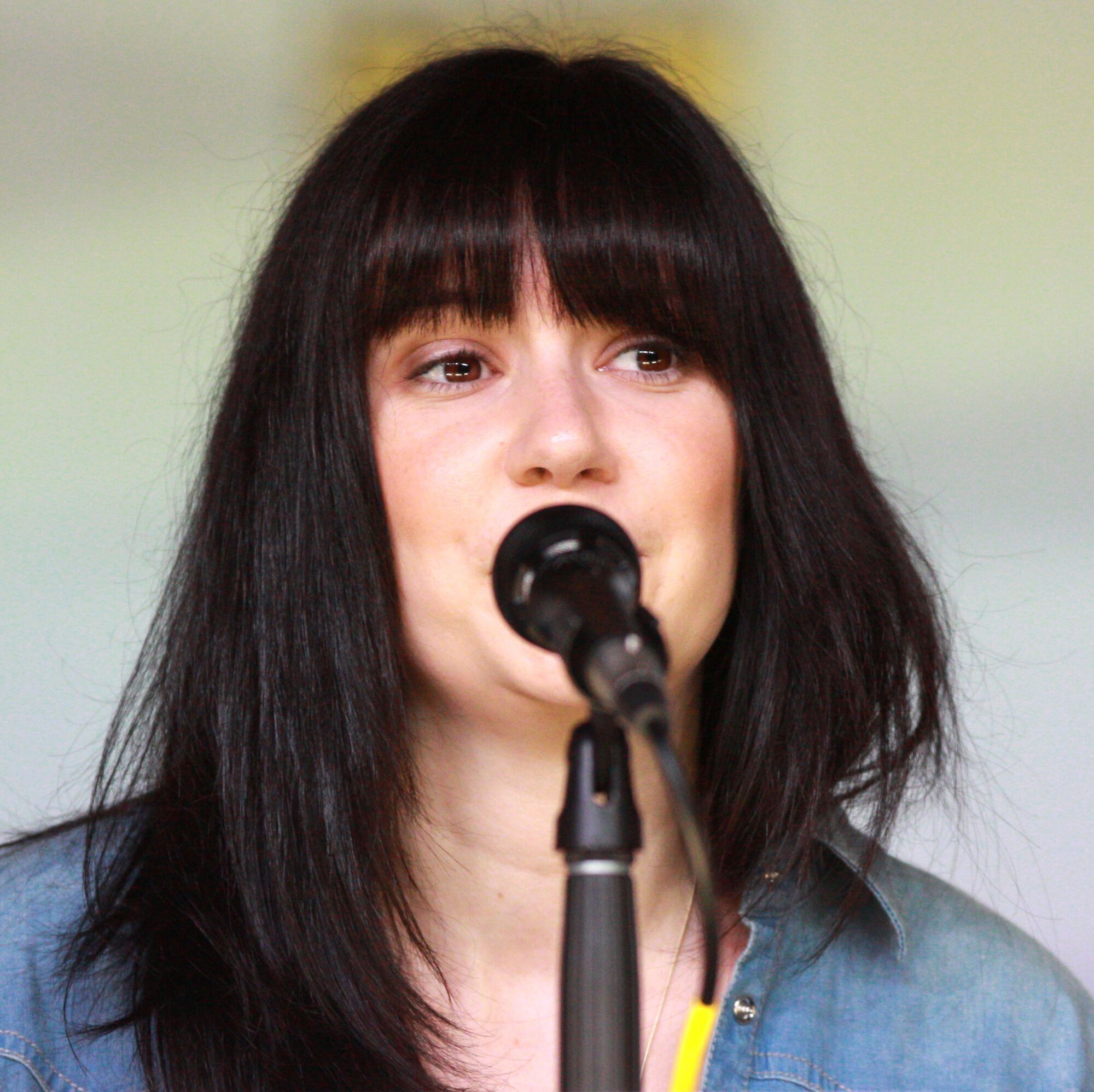 За мотивами книги "Четверте крило" знімуть серіал: відомо нову шоуранерку