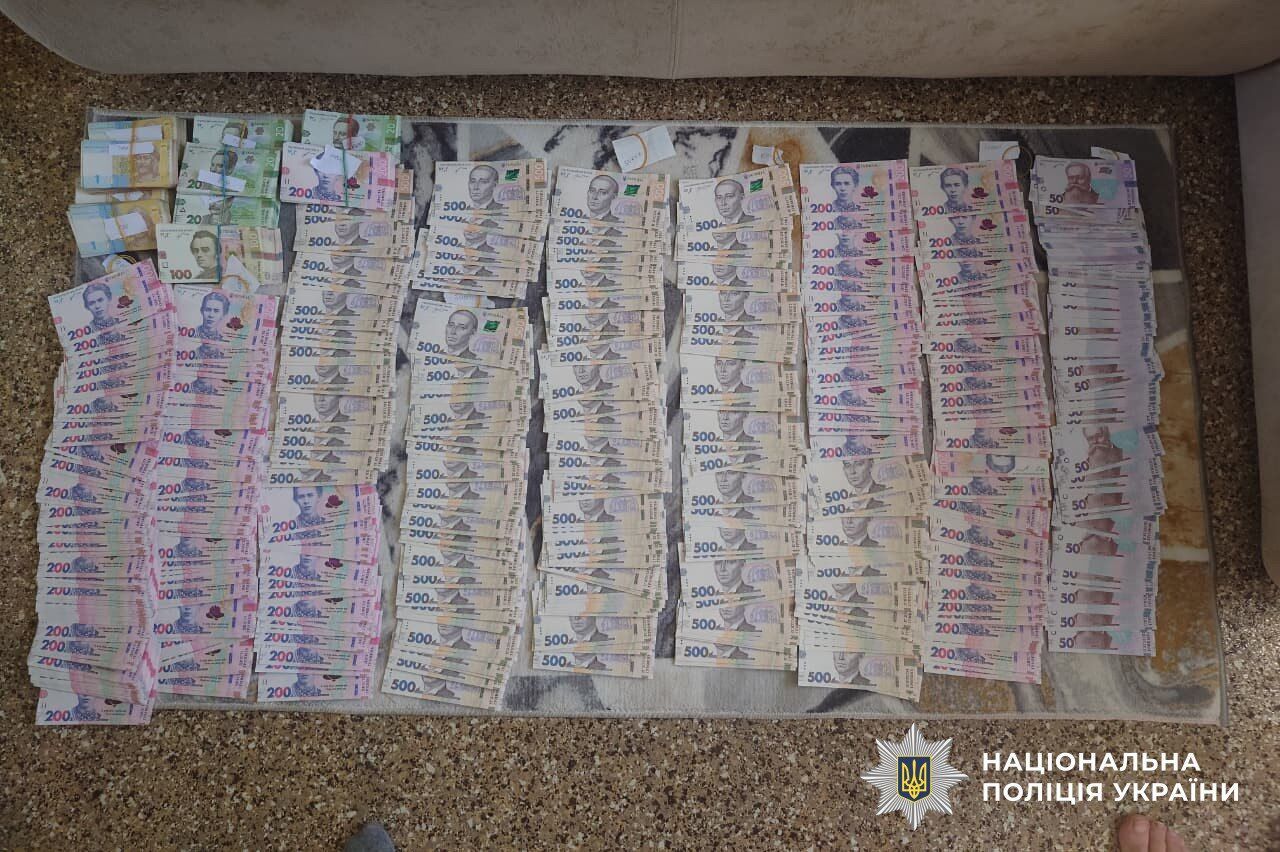 $14 тыс. за фиктивную инвалидность: в Запорожье разоблачили адвоката, которая организовывала незаконный выезд мужчин за границу. Фото