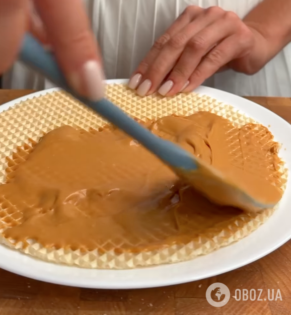 Самый вкусный вафельный торт с орешками: готовится 10 минут