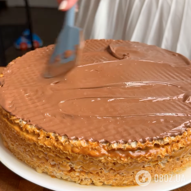 Самый вкусный вафельный торт с орешками: готовится 10 минут