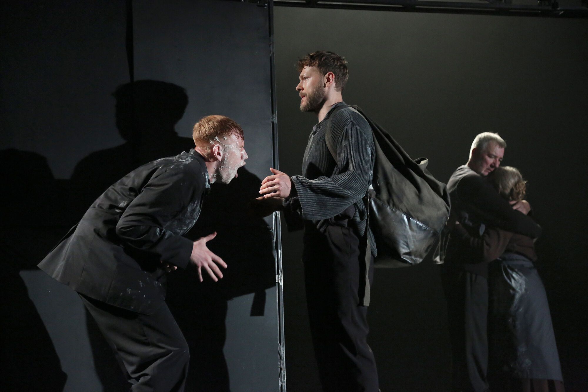 Плач земли, или Треугольник печали