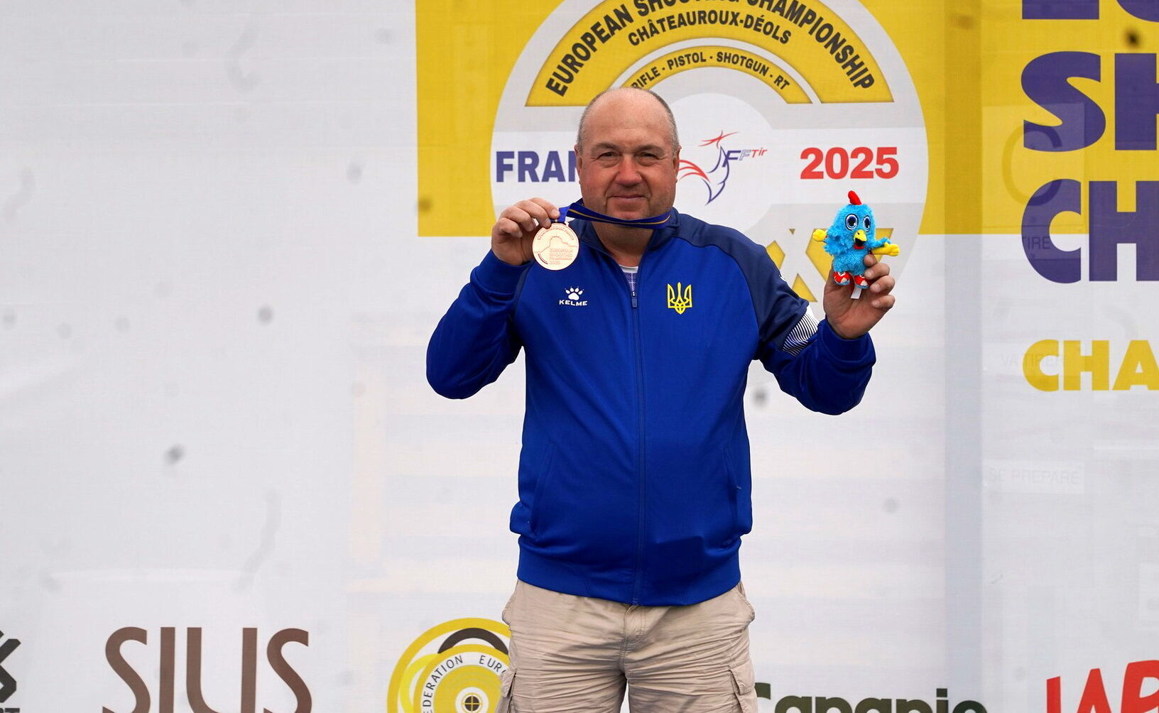 Український чемпіон зі старою рушницею встановив вічний рекорд Олімпіад: історичне "золото" одесита, який ночував у "контейнері" і змагається у 57