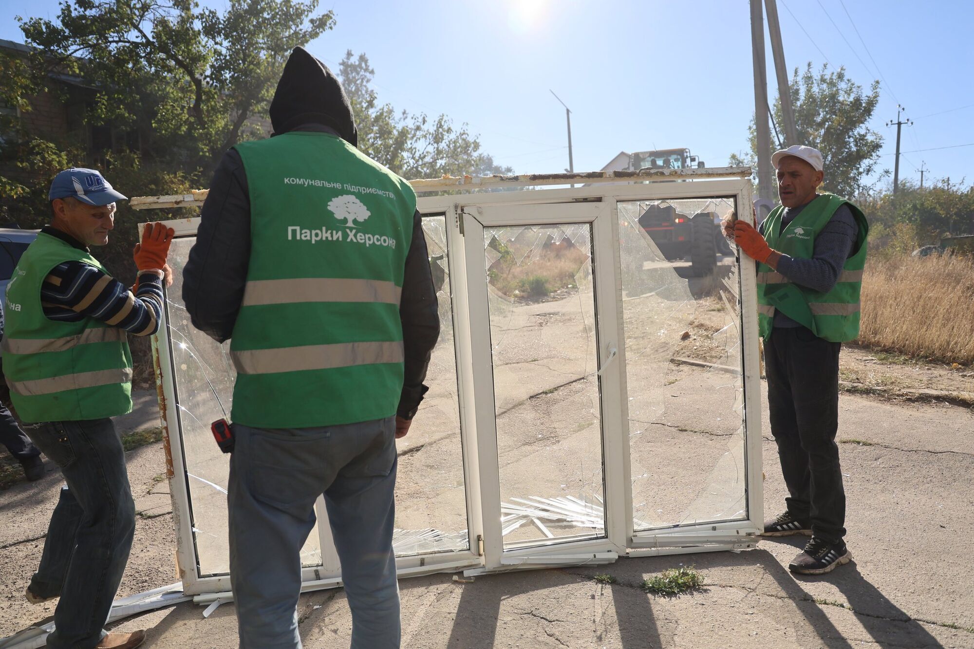 "Это было очень страшно": жители Херсона рассказали о вражеской атаке на город и ее последствиях. Видео