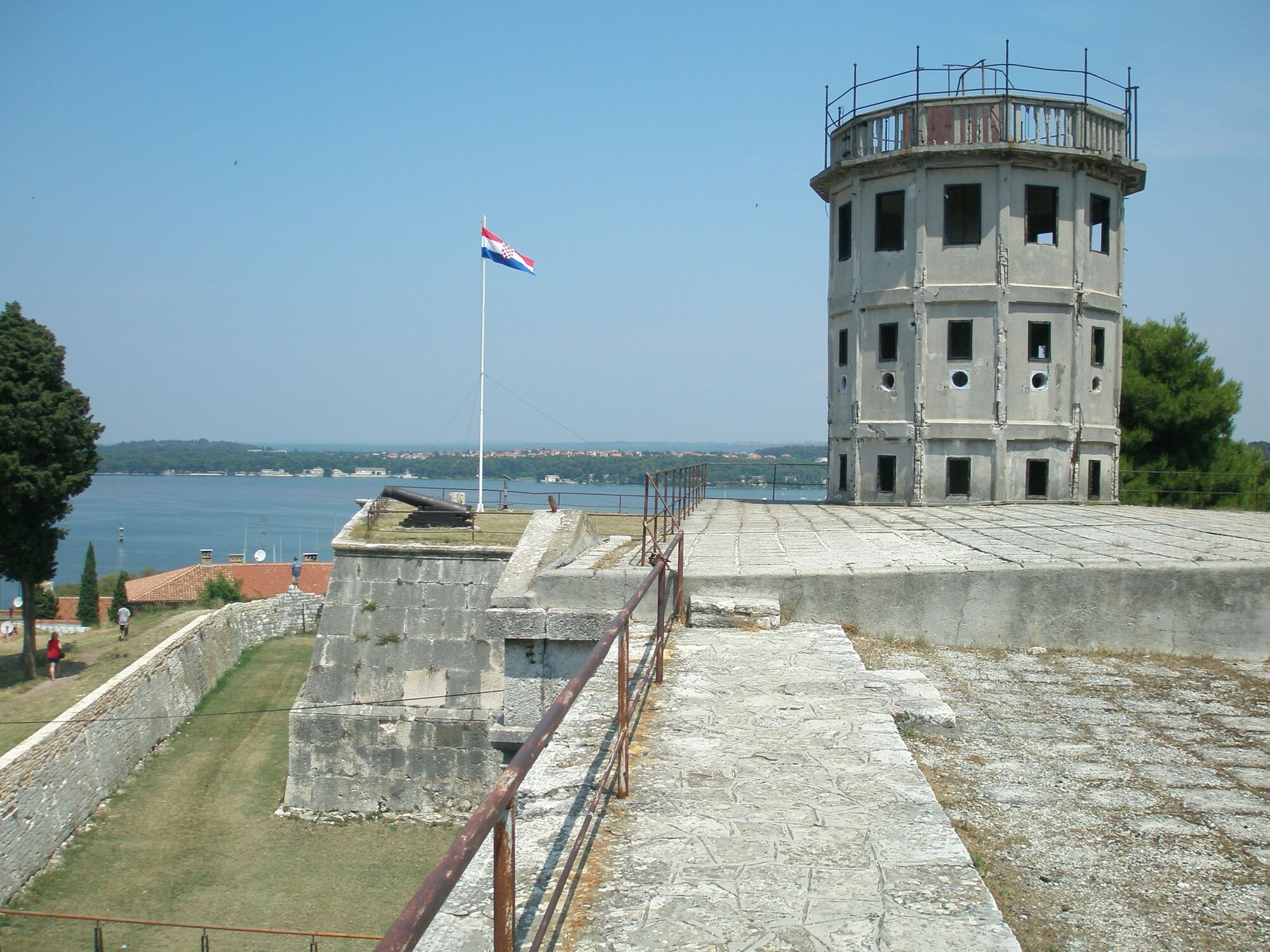 Не хуже Рима и тепло в октябре: туристам посоветовали древний город в Европе