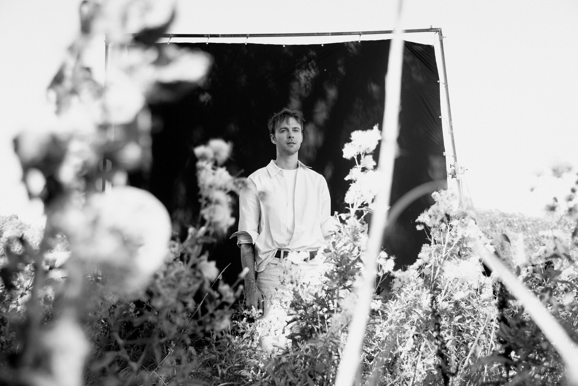 Макс Барських анонсував мініальбом "Місто дощів": перший сингл "Все ок" уже в мережі