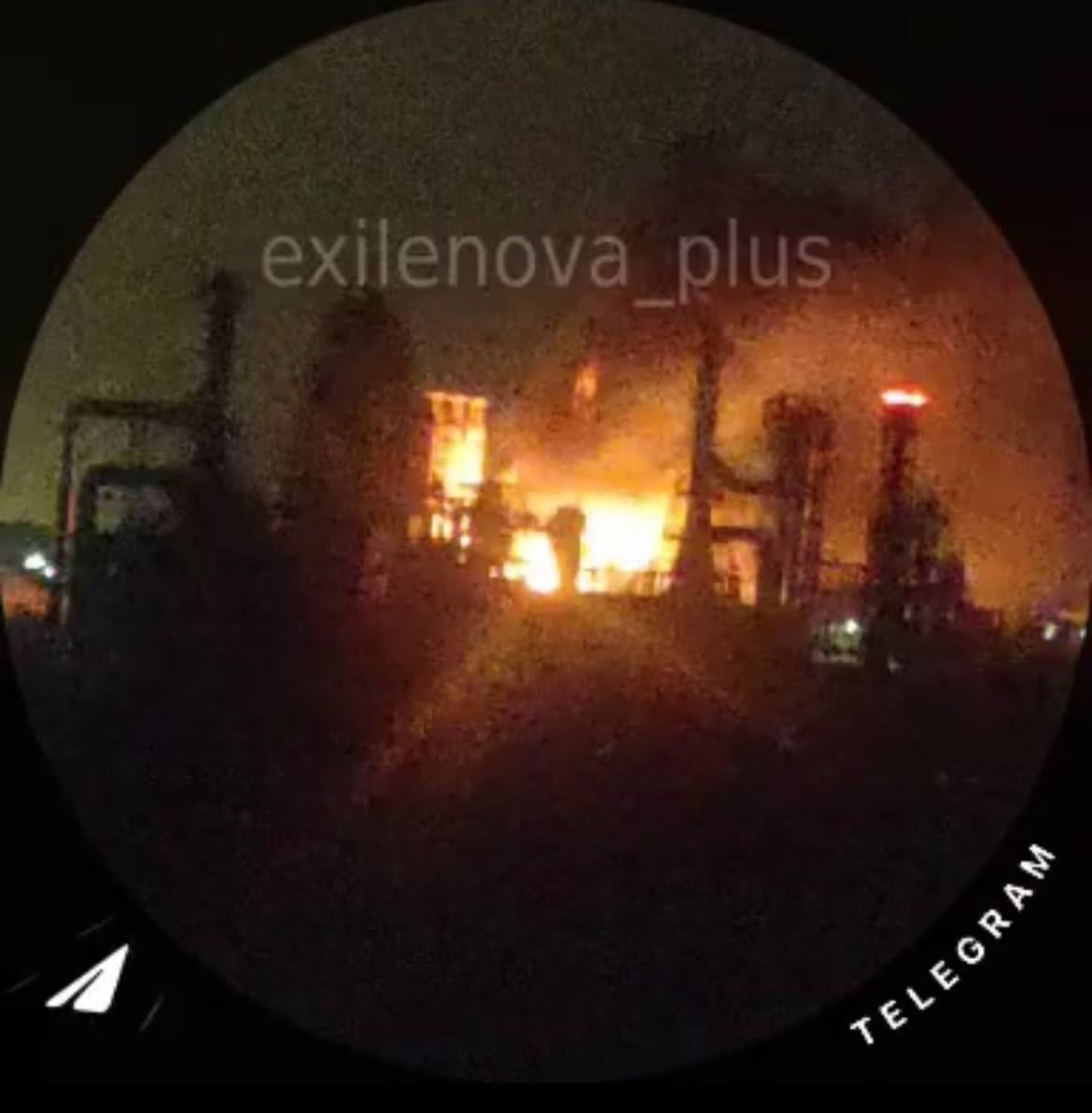 Дроны атаковали Афипский НПЗ, вспыхнул мощный пожар: российские власти говорят об "обломках". Фото и видео