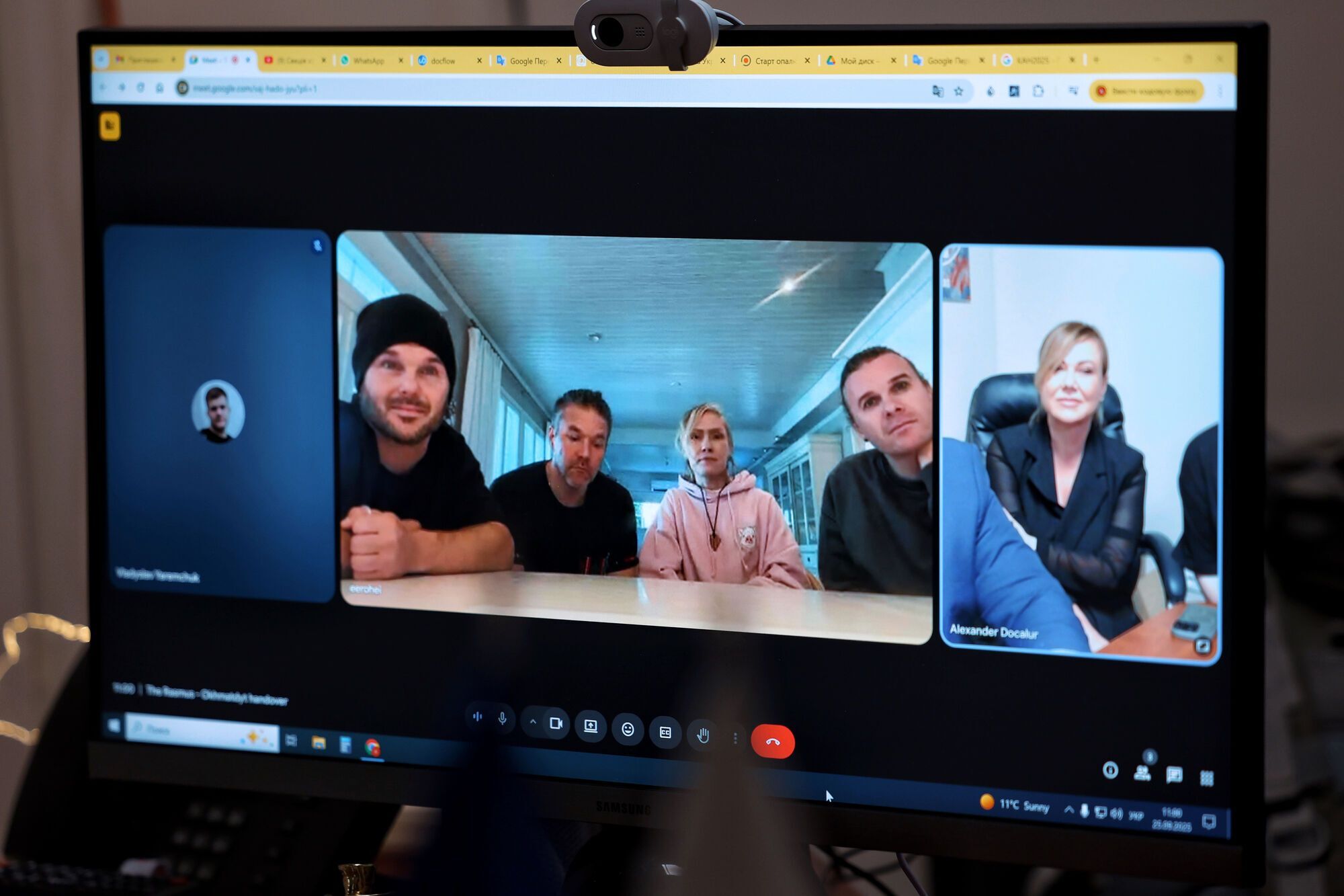 The Rasmus совместно с Good Donations и Atlas Festival передали в "Охматдет" специальные хирургические инструменты на 3,5 млн грн