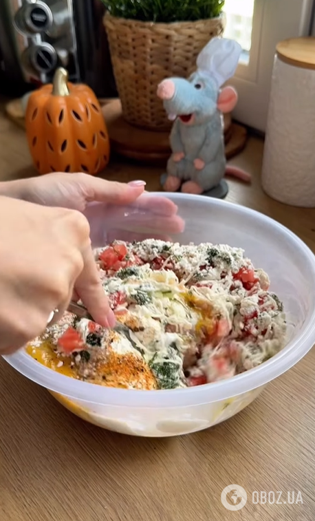 Сочные рубленые котлеты из куриного филе: добавьте помидоры и много сыра