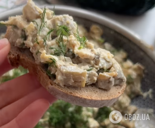 Тушеные баклажаны в сметане, на вкус как грибы: рецепт теплой домашней закуски