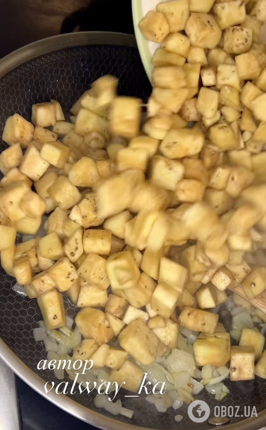Тушеные баклажаны в сметане, на вкус как грибы: рецепт теплой домашней закуски