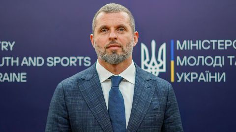 Україна відповіла, чи влаштовуватиме бойкот після рішення МПК допустити Росію з прапором і гімном