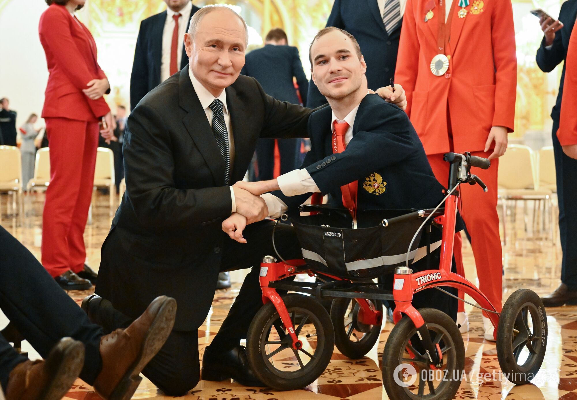 Україна відповіла, чи влаштовуватиме бойкот після рішення МПК допустити Росію з прапором і гімном