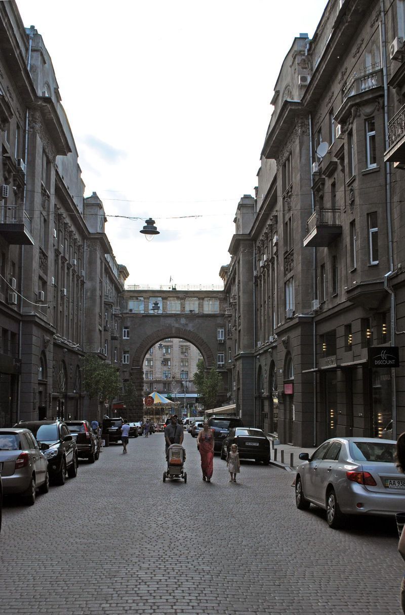 Шкільний базар замість VIP-магазинів: який вигляд у 1970-х мала найдорожча вулиця Києва. Фото