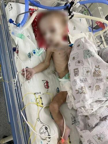 Малюка, якого матір залишила в квартирі Києва та поїхала, чекає нова патронатна родина. Фото