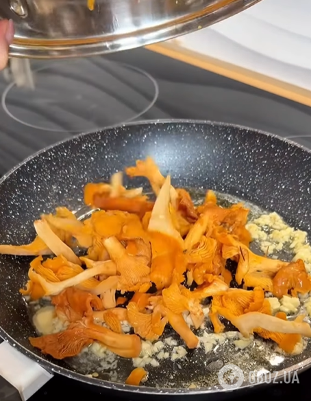 Ароматный запеченный картофель с лисичками: как приготовить вкусное осеннее блюдо