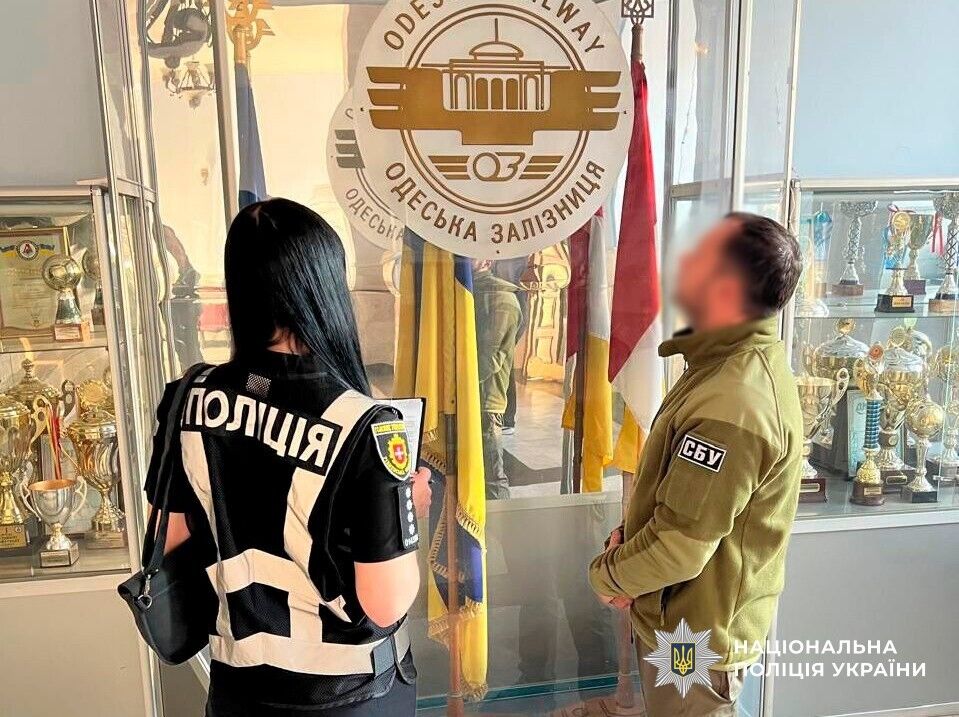 Руководителей станций Одесской железной дороги разоблачили на махинациях с вагонами: состоялось 20 обысков. Фото