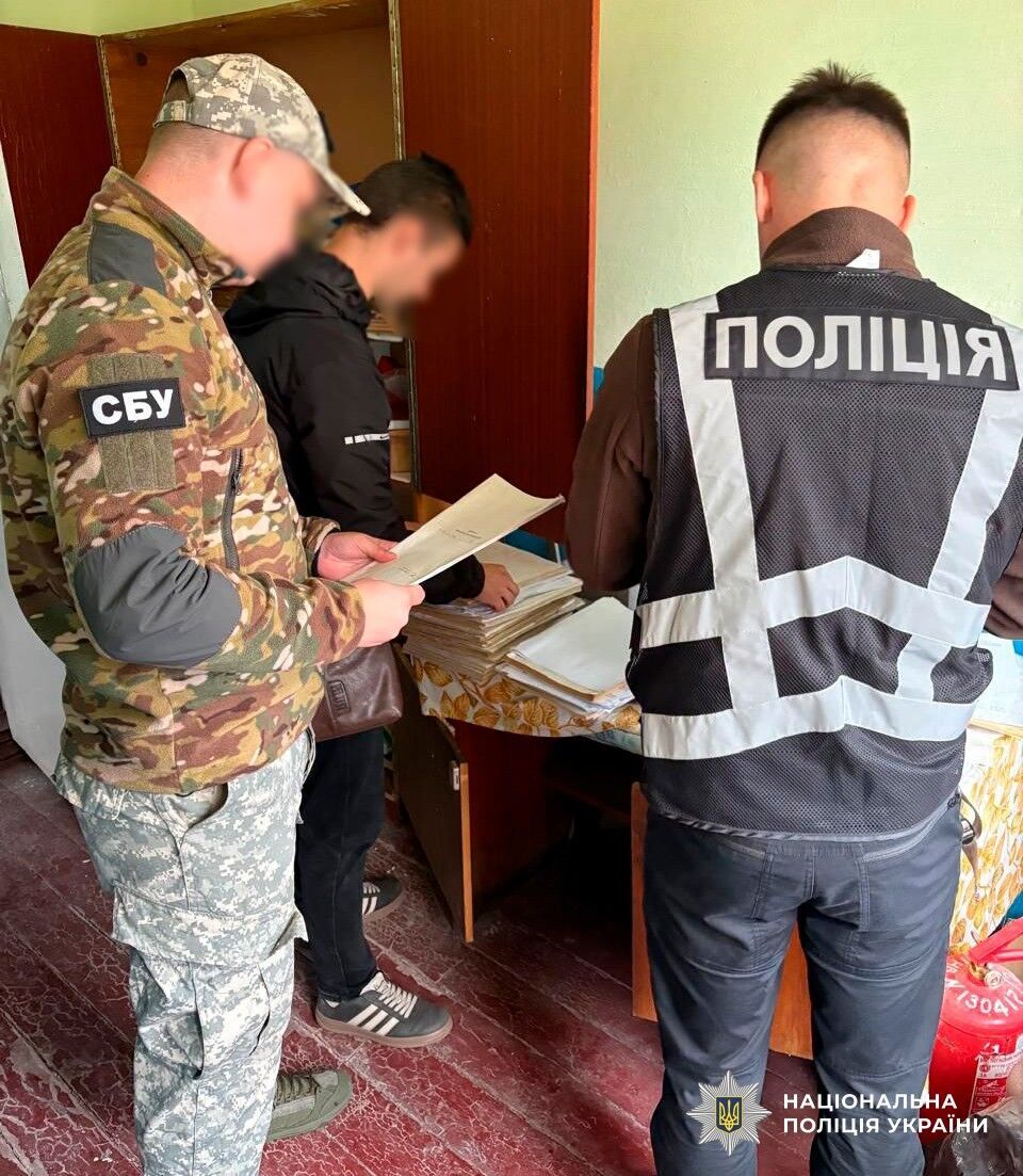 Руководителей станций Одесской железной дороги разоблачили на махинациях с вагонами: состоялось 20 обысков. Фото