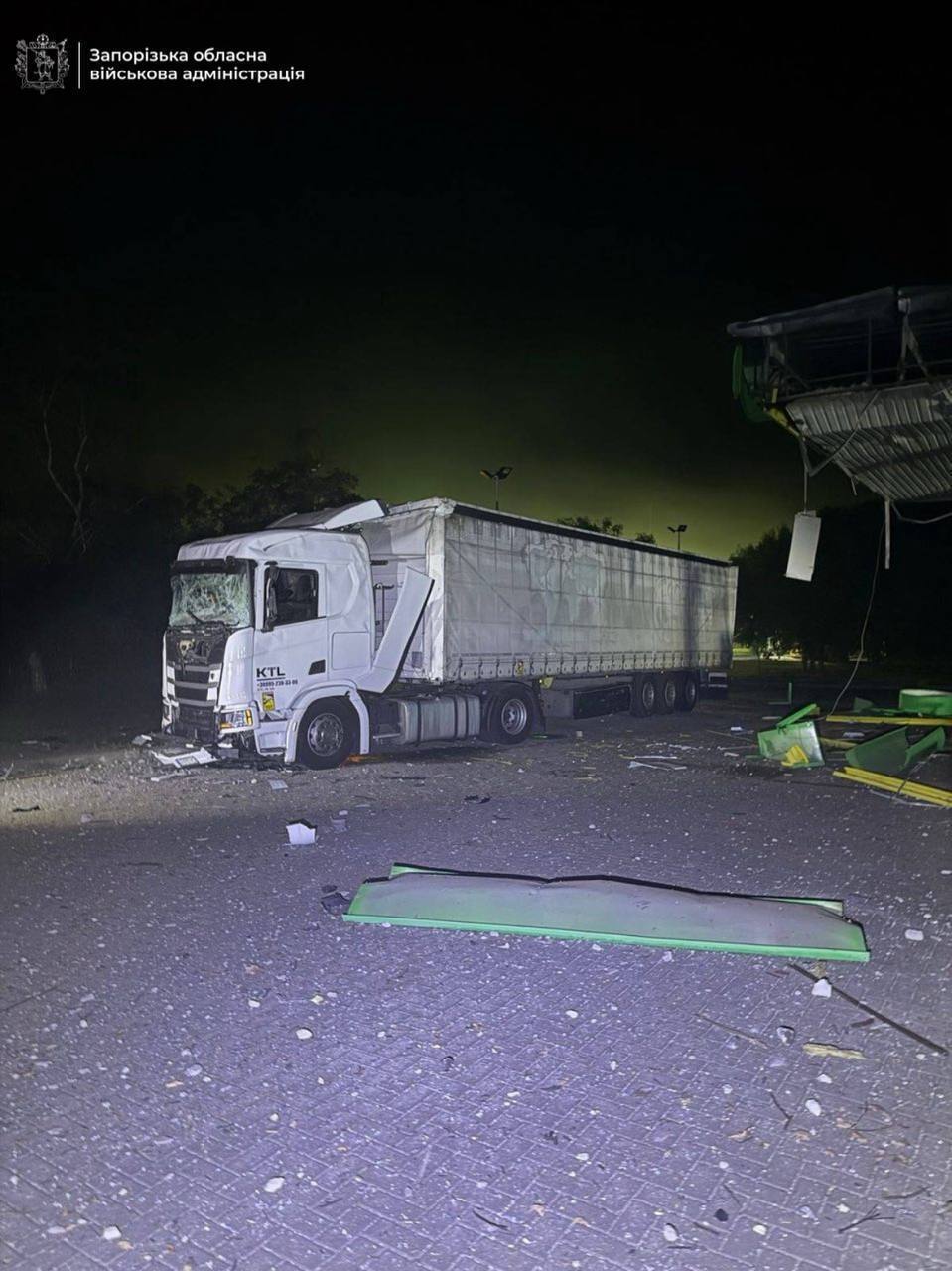 РФ атаковала частный сектор Запорожья: разрушен дом, есть пострадавшие. Фото и видео