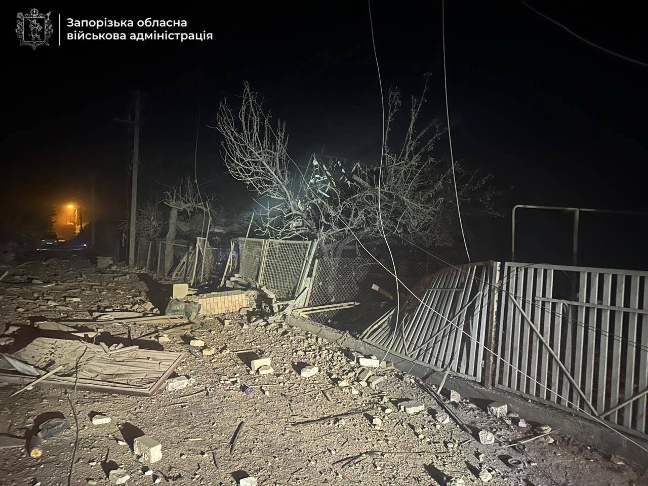 РФ атаковала частный сектор Запорожья: разрушен дом, есть пострадавшие. Фото и видео