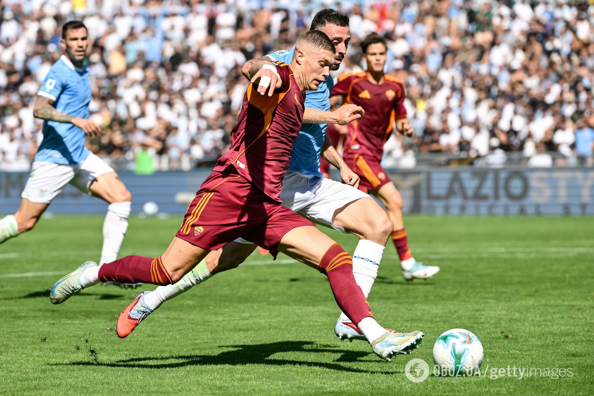 Український футболіст, якого виганяли з "Роми", забив гол і зірвав овації стадіону в Римі. Відео